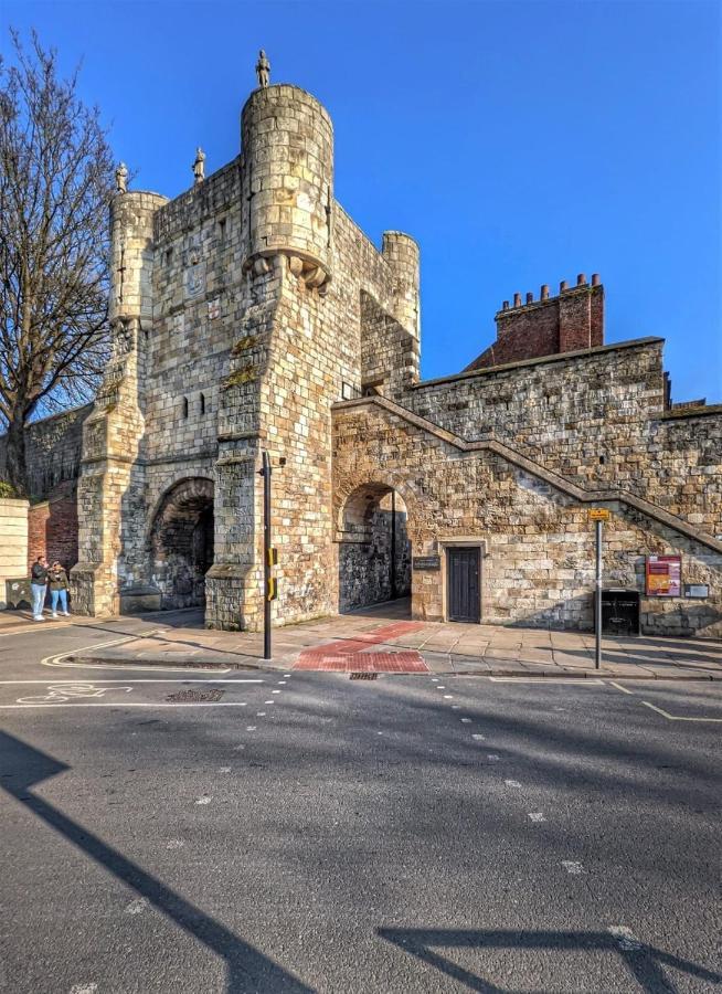 York Staycation With Free Parking Exterior foto